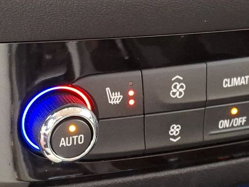 Certified 2023 Buick Enclave Essence image 27