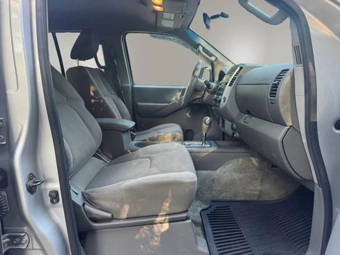 Used 2013 Nissan Frontier SV RWD image 14