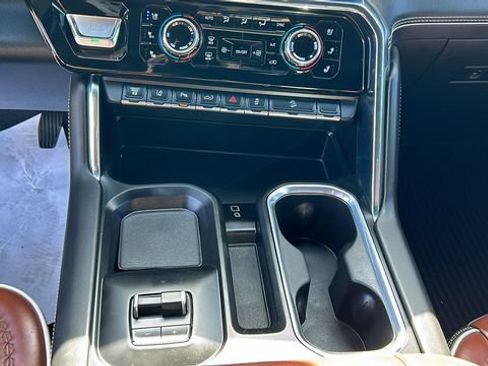 Used 2024 GMC Sierra 2500 Denali Ultimate image 21