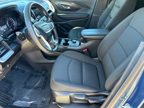 Used 2024 GMC Terrain SLE image 9