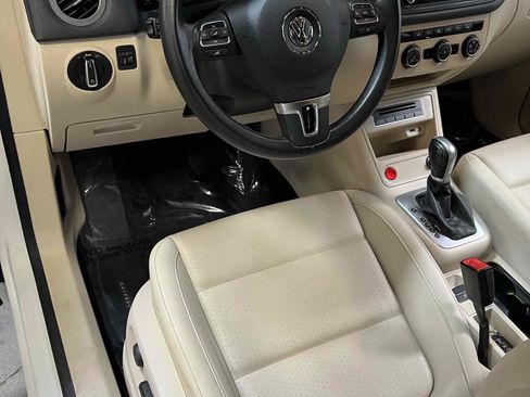Used 2017 Volkswagen Tiguan Wolfsburg Edition FWD image 28