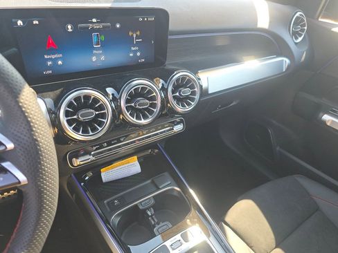New 2026 Mercedes-Benz GLB 250 4MATIC image 30