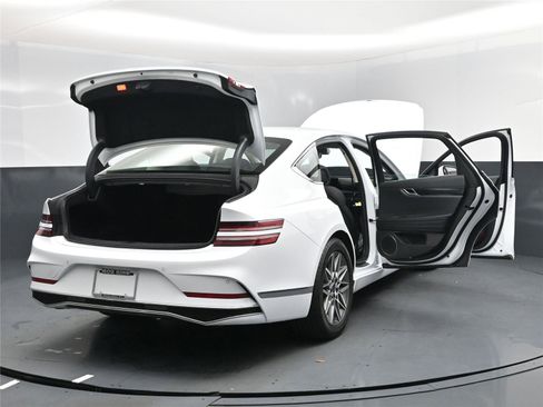 Used 2025 Genesis G80 2.5T image 19