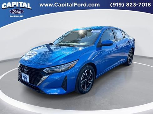 Used 2025 Nissan Sentra SV image 1