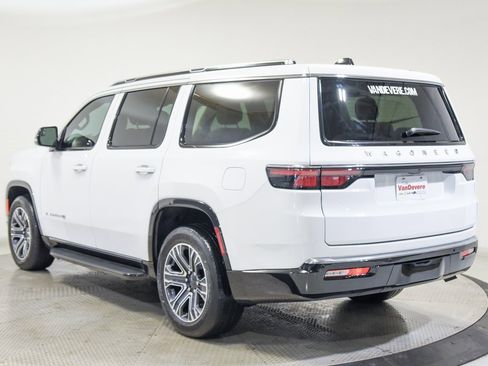 Used 2024 Jeep Wagoneer 4WD w/ Premium Group I image 8