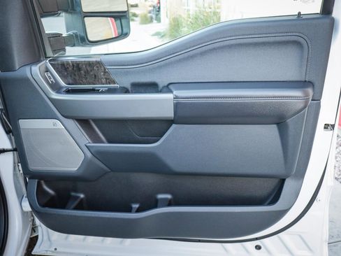 Used 2025 Ford F350 Lariat image 25