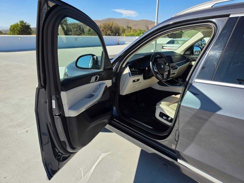 Used 2020 BMW X7 xDrive40i w/ Premium Package AWD/4WD image 21