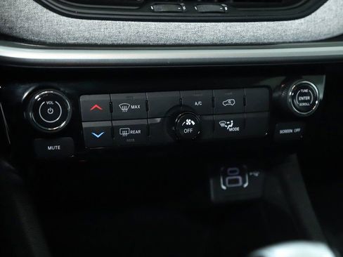 Used 2022 Jeep Compass Latitude AWD/4WD image 26