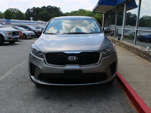 Used 2019 Kia Sorento L FWD image 2