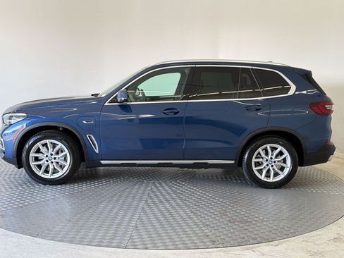 Used 2022 BMW X5 xDrive45e w/ Luxury Seating Package AWD/4WD image 2