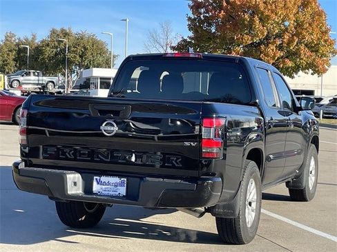 Used 2024 Nissan Frontier SV image 4