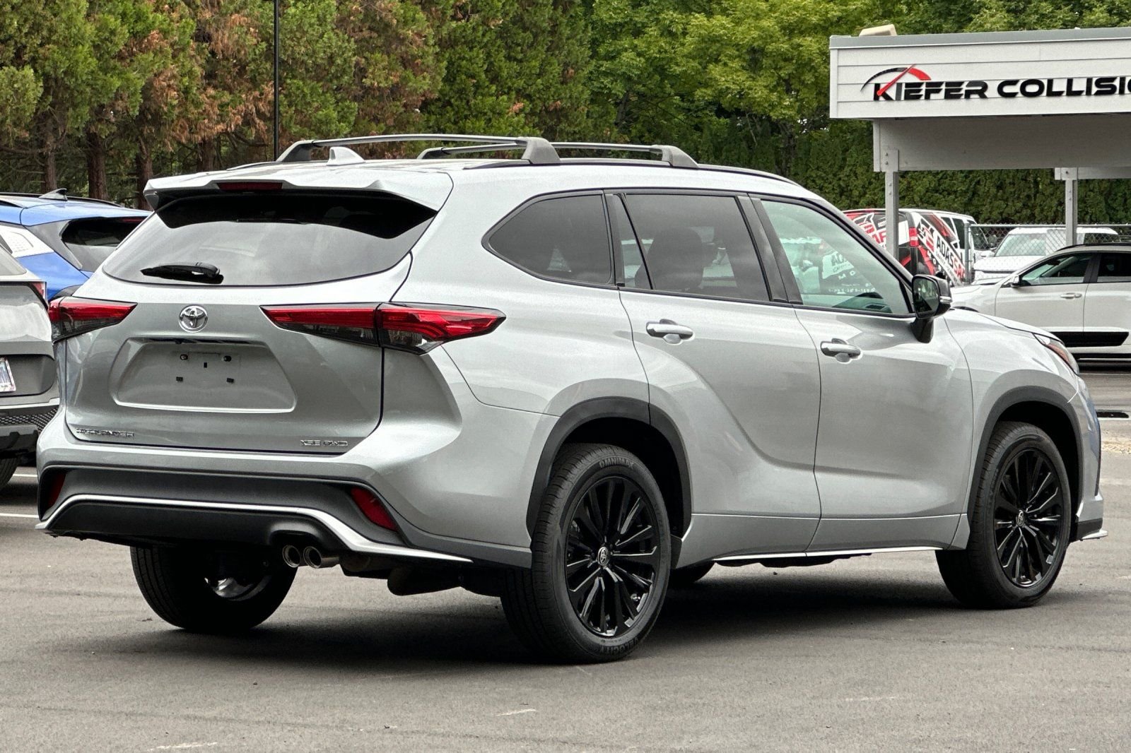 Used 2023 Toyota Highlander XSE AWD/4WD image 4