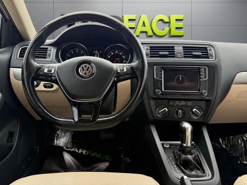 Used 2017 Volkswagen Jetta SE FWD image 24