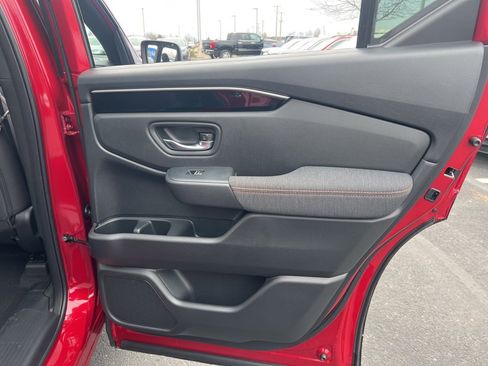 New 2025 Honda Pilot Sport image 29