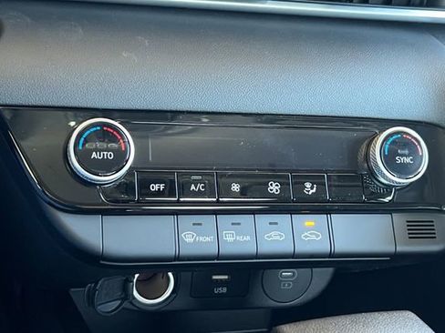 New 2026 Hyundai Elantra Hybrid FWD image 17