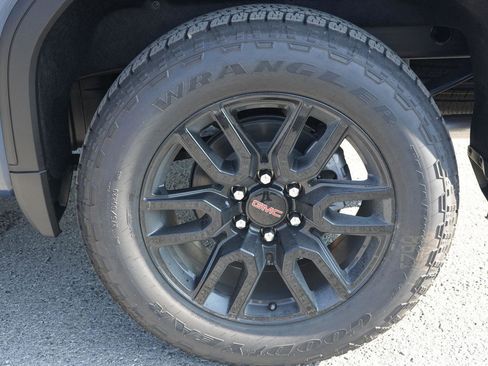 New 2026 GMC Sierra 1500 Elevation image 12