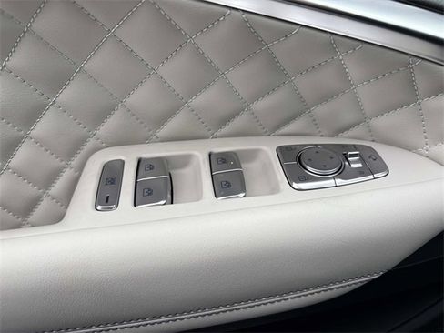 Used 2025 Genesis G70 3.3T Advanced w/ Sport Prestige Package image 21