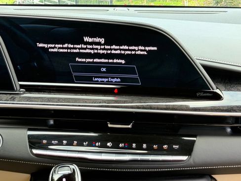 Used 2022 Cadillac Escalade Premium Luxury w/ Performance Package AWD/4WD image 49