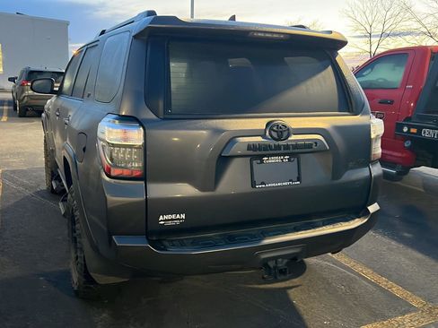 Used 2017 Toyota 4Runner SR5 image 10