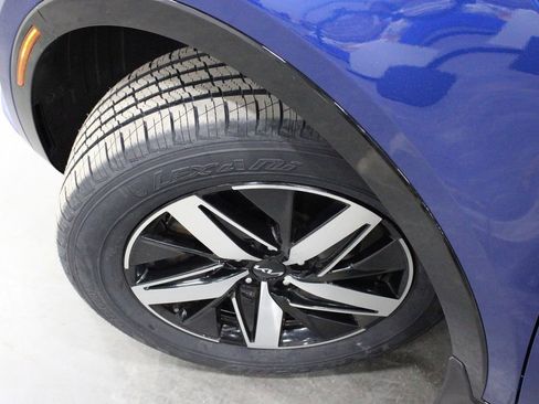 Used 2022 Kia Sorento EX w/ Panoramic Sunroof Package image 47