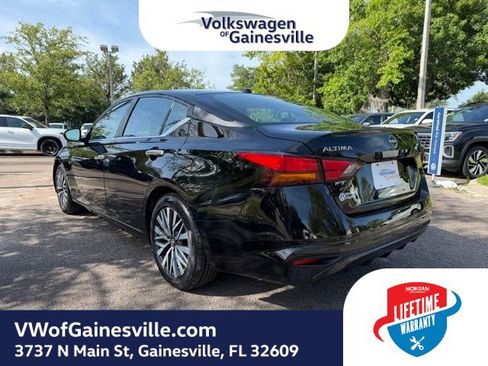 Used 2025 Nissan Altima 2.5 SV FWD image 4