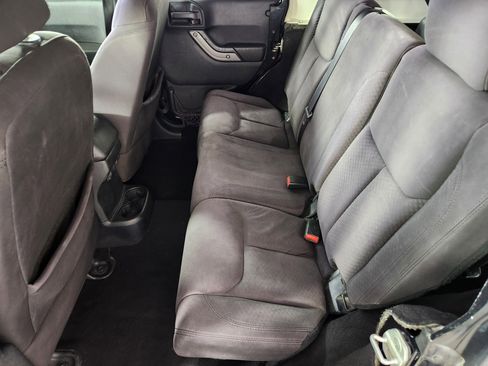 Used 2013 Jeep Wrangler Unlimited Sport image 15