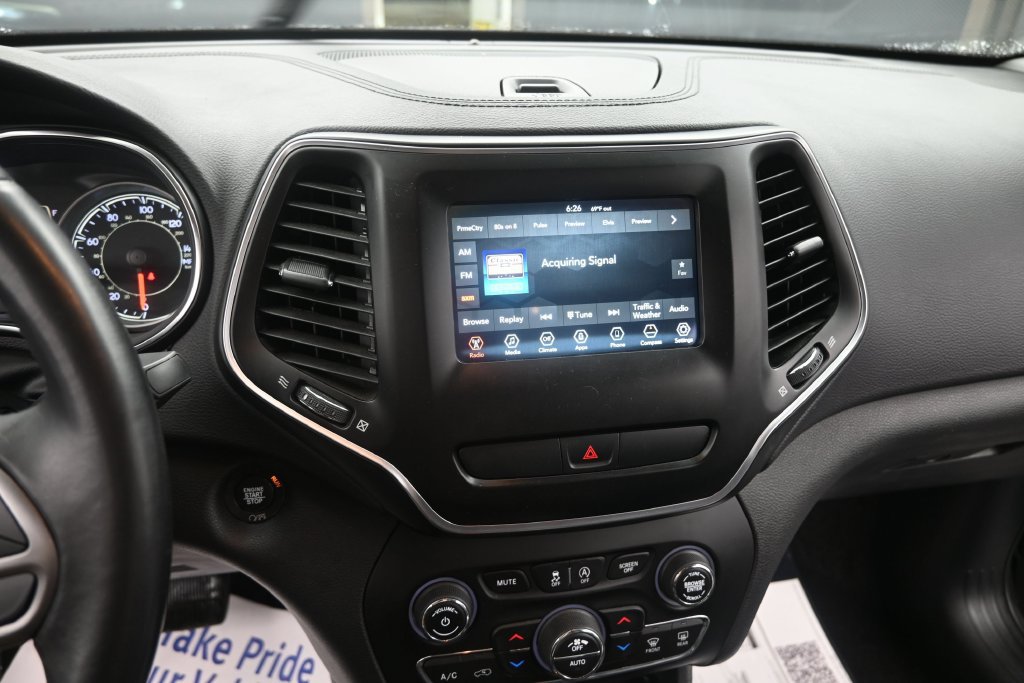 Used 2019 Jeep Cherokee Latitude Plus w/ Comfort/Convenience Group AWD/4WD image 37