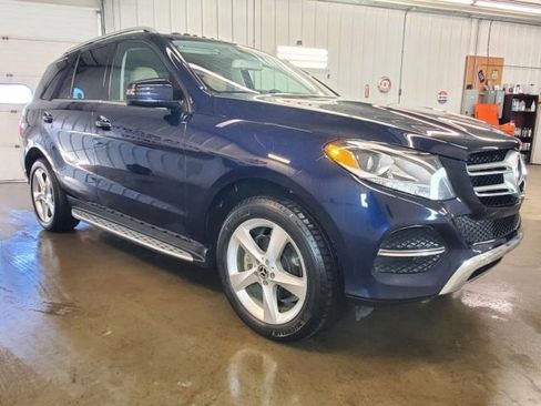 Used 2017 Mercedes-Benz GLE 350 4MATIC image 2