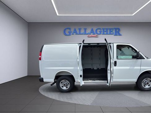 New 2026 GMC Savana 2500 w/ Driver Convenience Package RWD image 22