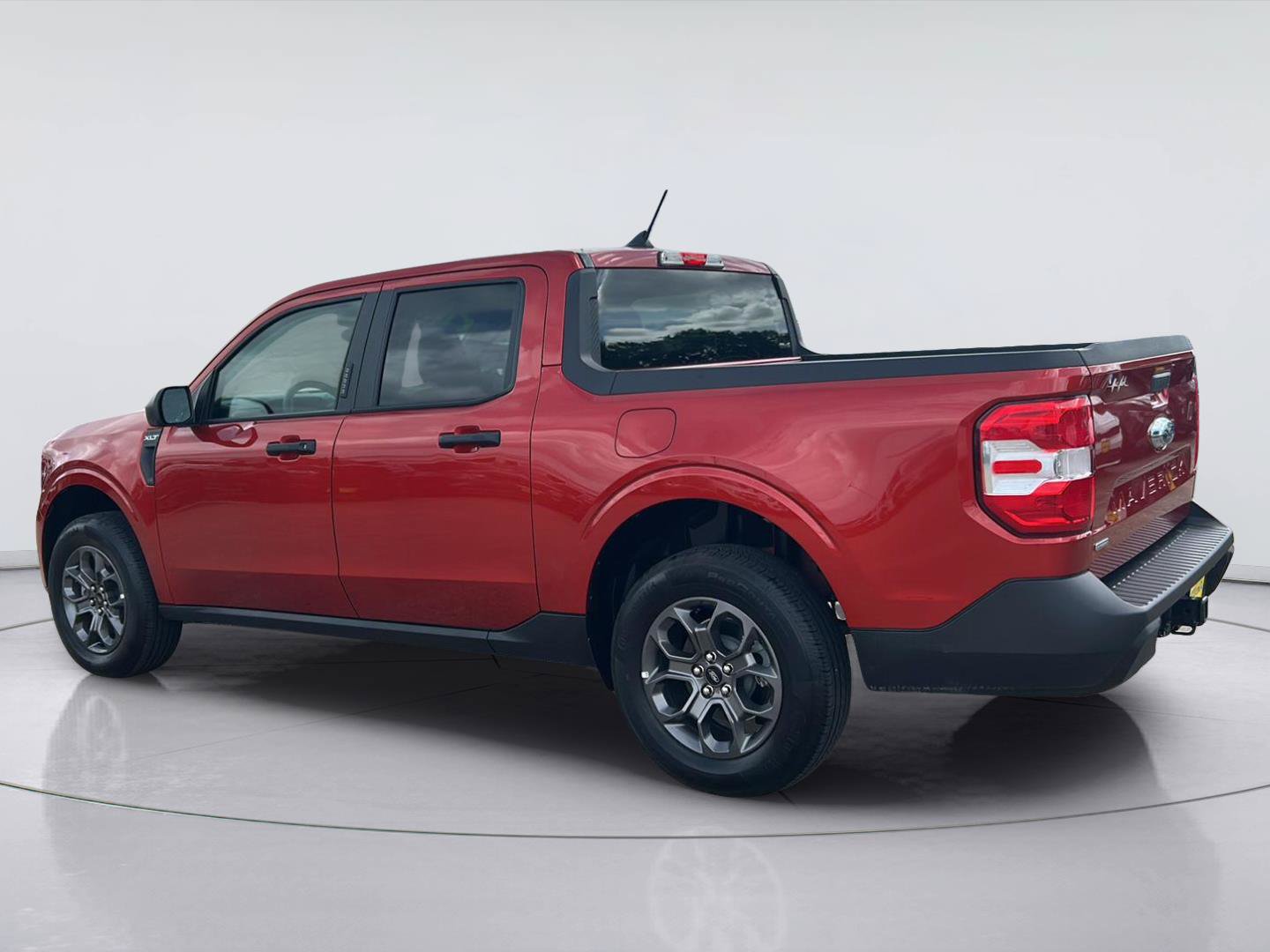 Used 2023 Ford Maverick XLT FWD image 6