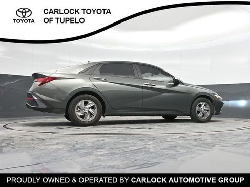 Used 2024 Hyundai Elantra SE image 37