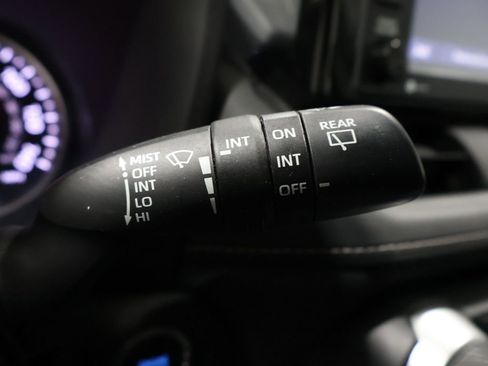 Used 2022 Toyota RAV4 XLE image 35