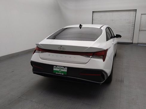 Used 2024 Hyundai Elantra SEL FWD image 7