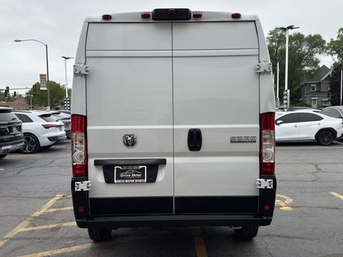Used 2025 RAM ProMaster 2500 w/ Convenience Group FWD image 7