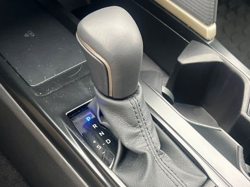 Certified 2025 Toyota Camry SE image 25