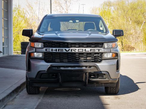 Used 2019 Chevrolet Silverado 1500 Custom w/ Custom Convenience Package image 9