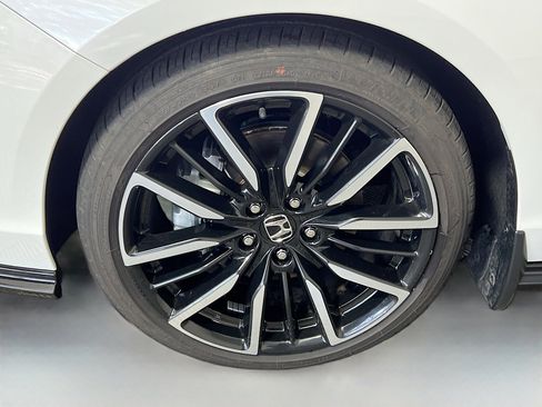 Used 2023 Honda Accord Touring image 14