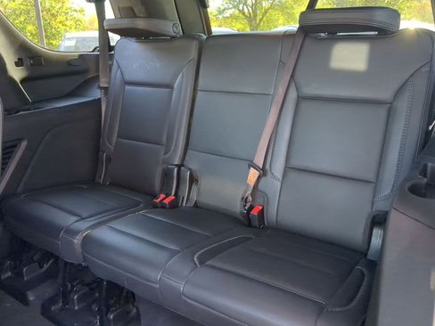 Used 2021 GMC Yukon Denali w/ Denali Premium Package image 23