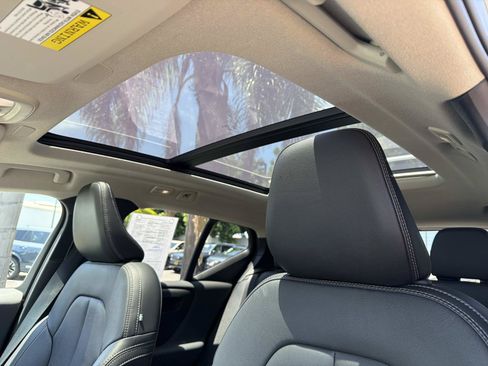 Certified 2024 Volvo XC40 B5 Ultimate w/ Protection Package Premier AWD/4WD image 35