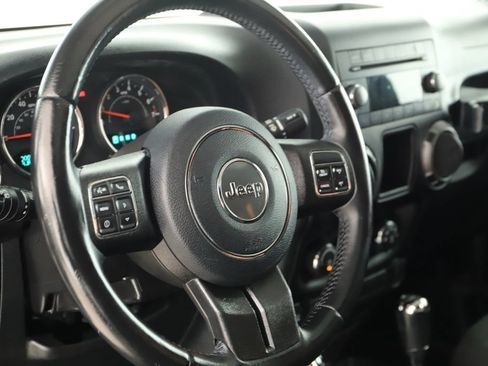 Used 2018 Jeep Wrangler Unlimited Sport w/ Connectivity Group AWD/4WD image 16
