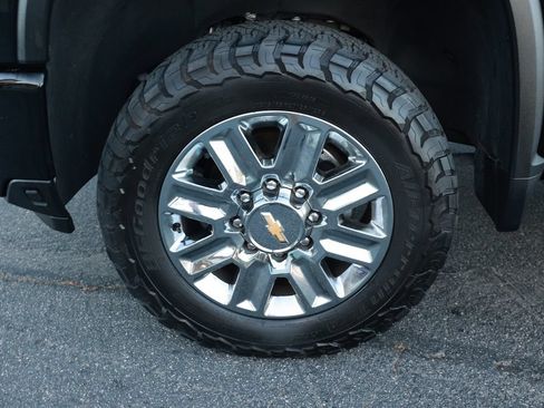 Used 2024 Chevrolet Silverado 2500 High Country AWD/4WD image 11