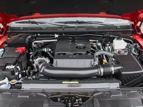 Used 2025 Nissan Frontier SV AWD/4WD image 11