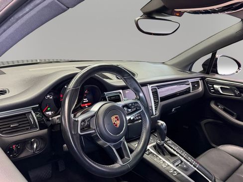 Used 2018 Porsche Macan Sport Edition AWD/4WD image 16