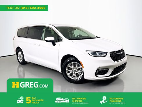 Used 2023 Chrysler Pacifica Touring-L image 1