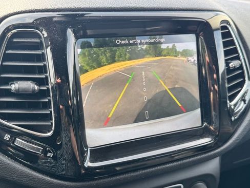 Used 2019 Jeep Compass Limited AWD/4WD image 17
