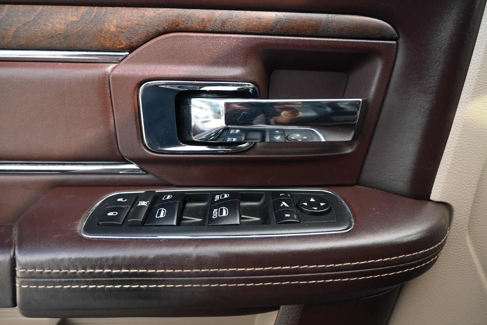 Used 2017 RAM 1500 Laramie Longhorn RWD image 12