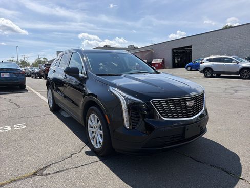 Used 2023 Cadillac XT4 Luxury w/ Cold Weather Package AWD/4WD image 1