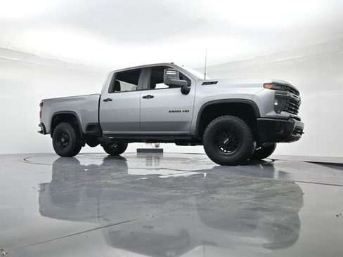 Used 2024 Chevrolet Silverado 2500 Custom w/ Z71 Off-Road Package image 29