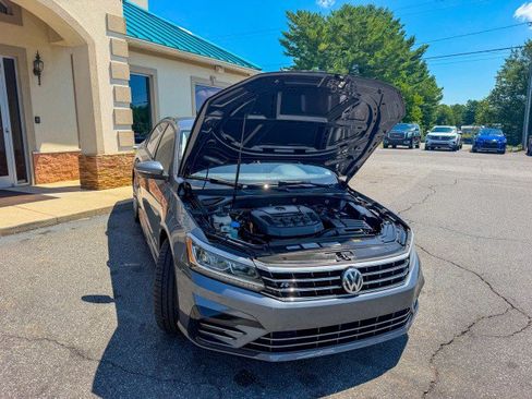 Used 2018 Volkswagen Passat 2.0T S FWD image 23