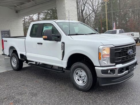 New 2026 Ford F250 XL w/ XL Chrome Package image 21